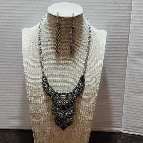Premier Designs 2pc‎ earrings and Moroccan inspired collar statement necklace - Picture 2 of 6